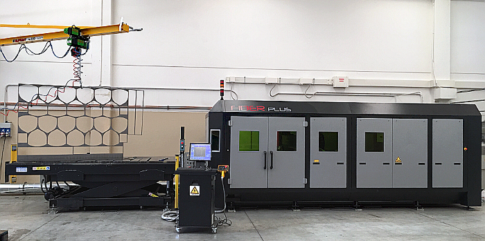 Sheet metal laser cutting and bending cell